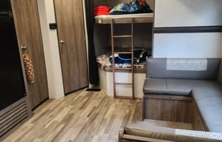 2021 CrossRoads RV Zinger Lite