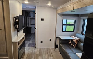 Bear Hug Retreat - Your comfy home away from home!