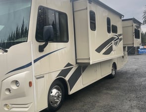 Winnebago Vista 27PE