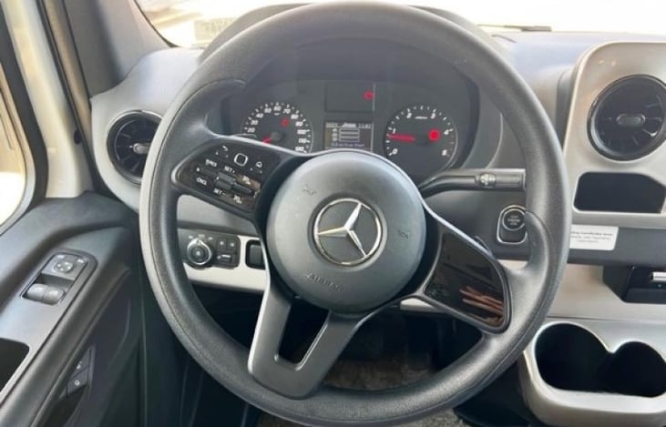 This motorhome is so easy to drive, my daily driver is a Mercedes SUV and this rig has the same steeling wheel and setup. Cruise control and Apple CarPlay!