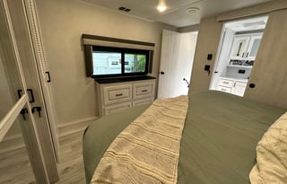 2023 East to West Ahara 378BH-OK W/Huge Bunkhouse