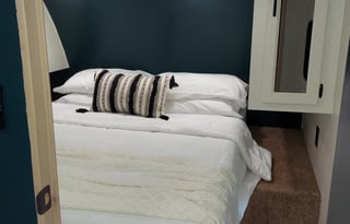 Renovated Vacation Ready Super Clean Delivery Only