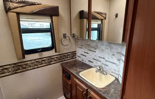 Luxury 2015 Jayco RV - Sleep 6 - Family Road Trip!