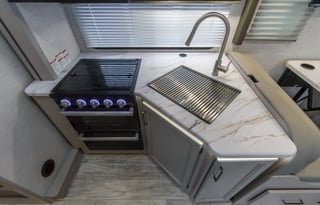 C21*NEW* 2025 Chateau Sleeps8 Luxury Private Suite