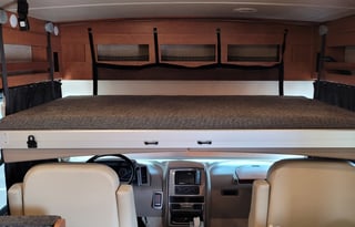 2018 Winnebago Sunstar 27PE