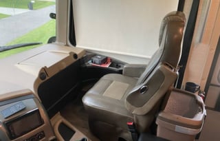 2019 36HPrestige Washer Dryer -Theater Seating!