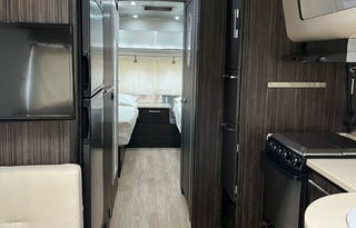 2016 Airstream international signature 27FB Twin