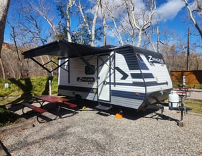 CrossRoads RV Zinger Lite ZR18BH