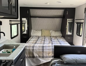Coachmen RV Freedom Express Ultra Lite 238BHS