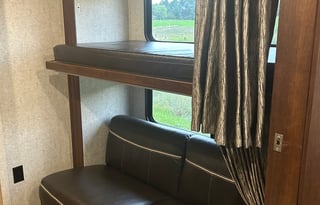 "Neverland" A family friendly 2017 Bunkhouse!