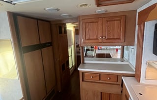 2003 Holiday Rambler Vacationer 34T