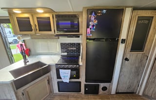 Gidds' Family Friendly Alpha Wolf Camper