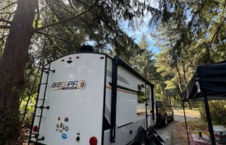 Travel Trailer (2021)  - 19 feet - sleeps 5