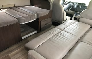 2018 Thor Four Winds 28Z