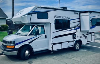 SUPER CLEAN 2025 FORESTER LE 24' (PET FRIENDLY)
