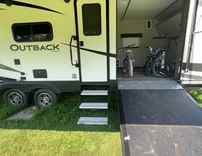Keystone RV Outback Ultra Lite 240URS