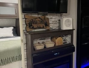 Forest River RV Wildwood 37BHSS2Q