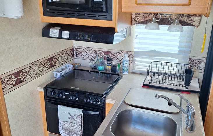 Fully functional kitchen area