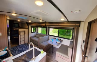 THE TEXAS KING! 2021 CrossRoads RV Sunset Trail