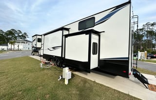 We Deliver! 2023 Montana 381TB 2 bed/2ba w Loft