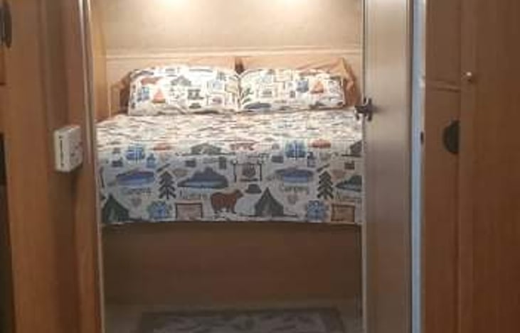 Walk around queen bed