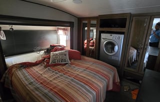 Host Holiday Guests at Your Home - Will Drop Off