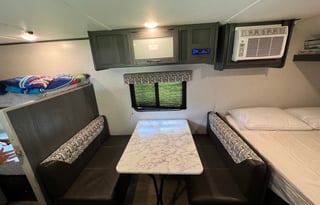 Beep-Beep- family friendly RV-Sleeps5,Bath,kitchen