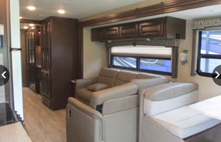 2019 Luxury Motor Coach w/ Washer / Dryer