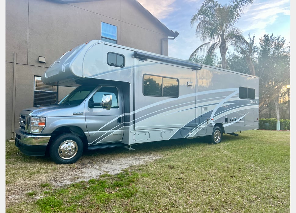 Class C Motor Home rentals in Dallas