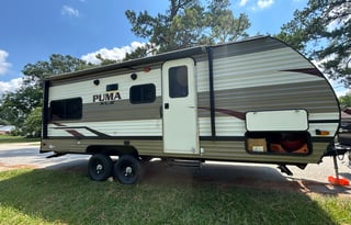 Independence! 2019 Palomino Puma XLE Lite w/ sofa