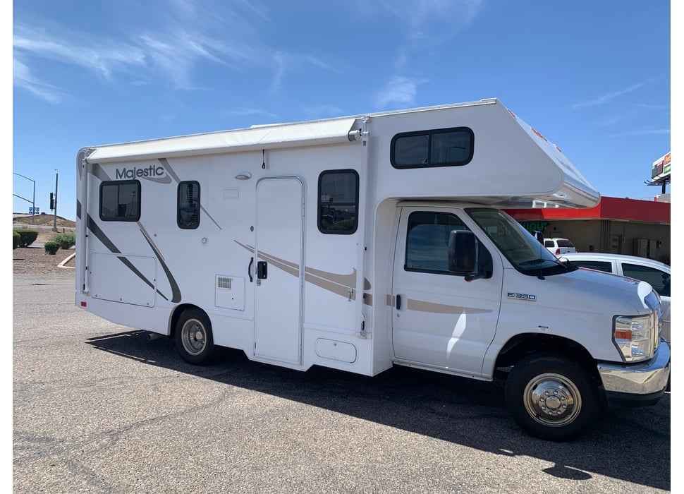 Class C Motor Home rentals in Saratoga Springs