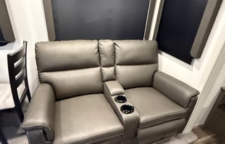 Cougar Cove 5th Wheel - No Pets Allowed