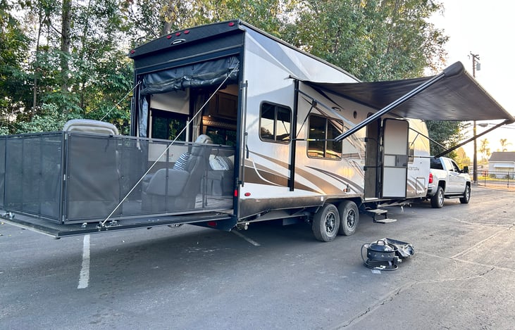 Side awning with patio gate