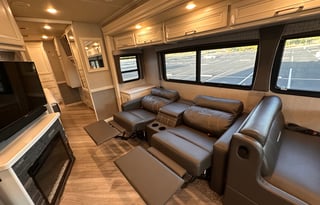 2022 Holiday Rambler Vacationer 35K