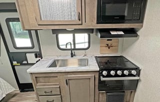 2022 Venture RV Sonic SN211VDB