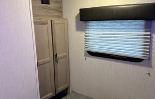 2021 Arctic Wolf 287BH Fifth Wheel, Sleeps 10!