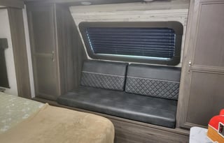 2021 Dutchmen RV Kodiak Ultimate 3021RBDS