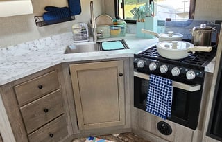 Ward's Cozy RV Rental