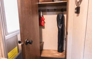 Cozy Couple - Sleeps 2 - Fully Stocked - EZ Tow