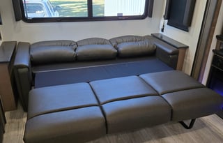 House on wheels 2024 Keystone RV Montana 3781RL