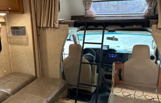 26' Leprechaun, sleeps 6+, stocked for family fun!