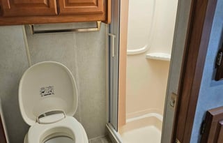 Wandering Winnie- 2005 Minnie Winnie