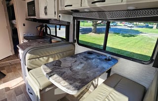 2022 Thor Motor Coach Chateau 31EV