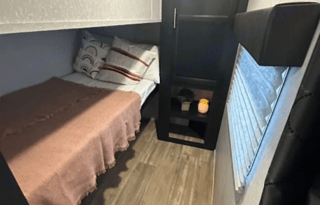 2022 Cherokee - Bring the kids!! Sleeps 9!!