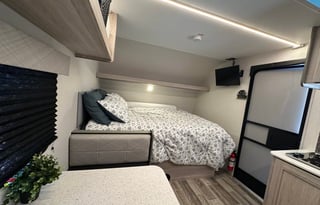 2025 Heartland Mallard 17