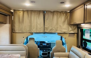 2022 Thor Four Winds 31E (with Bunkhouse)