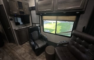 self-contained toy hauler on board fuel, generator