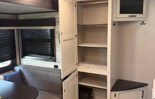 2021 Jayco Jay Feather 27BHB "Hale's Hideaway"