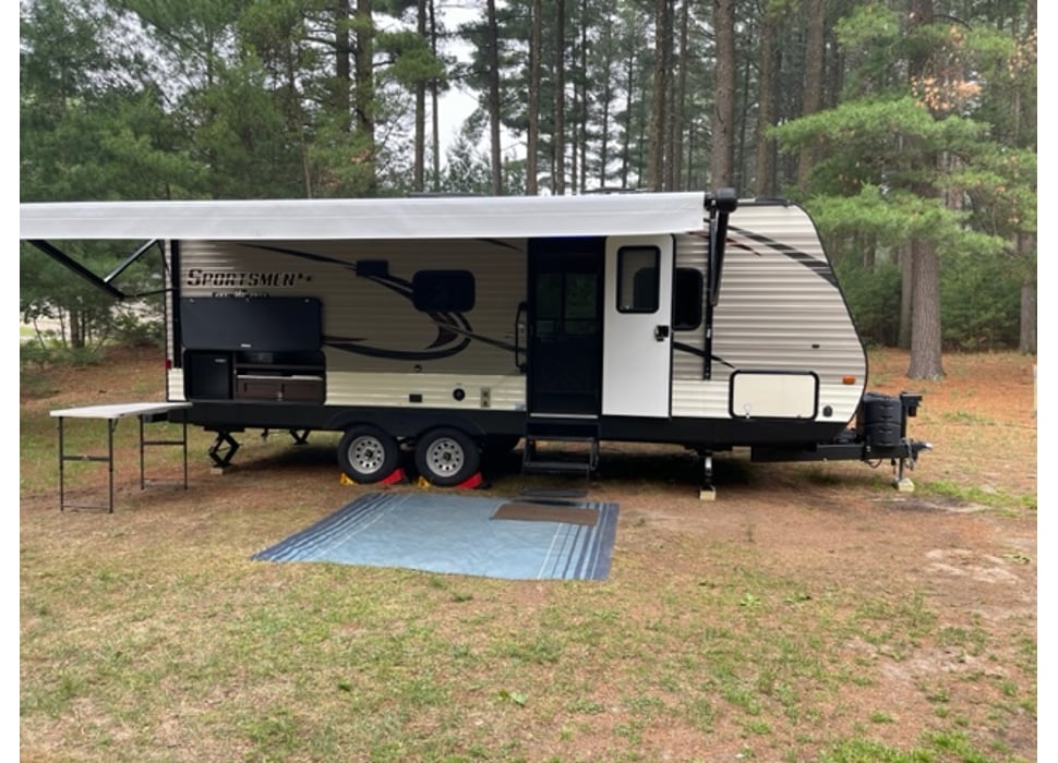 Travel Trailer rentals in Weston