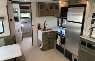 2021 Forest River Surveyor Legend 296QBLE